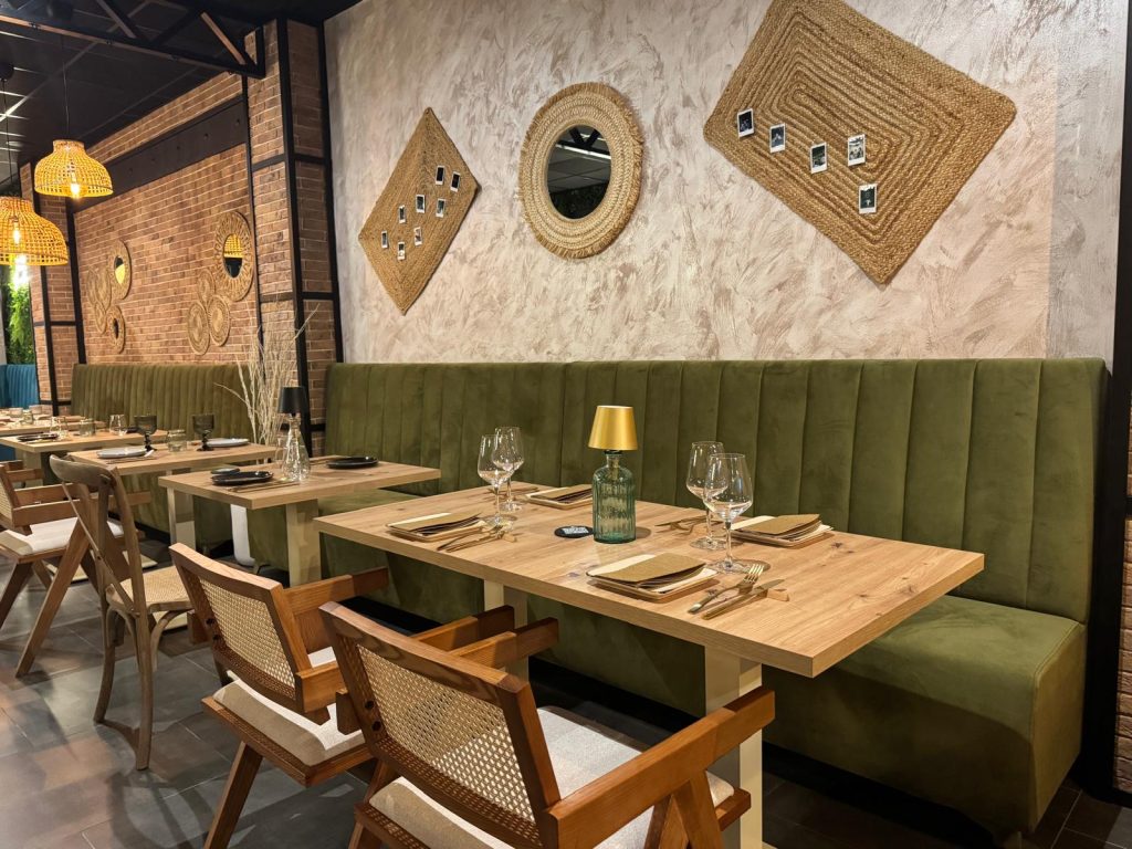 Bancos corridos para restaurantes