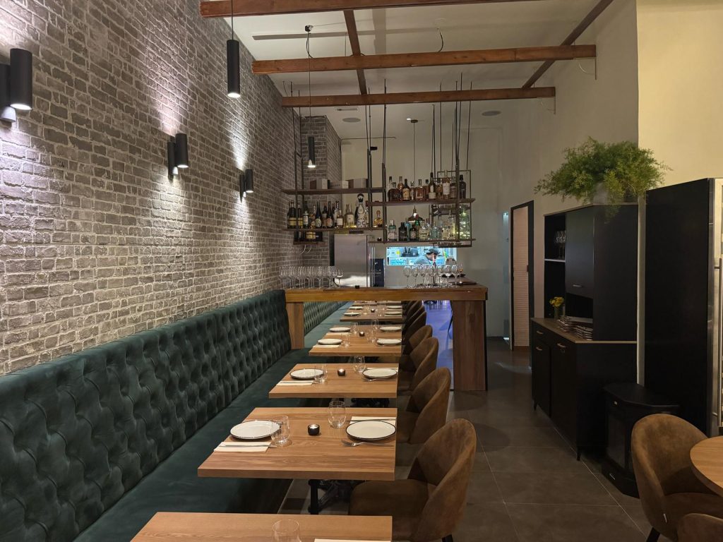 Muebles de interior para hosteler&iacute;a 2025